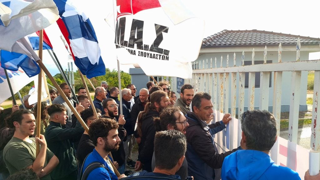 Αντιπολεμική κινητοποίηση έξω από τη βάση του Ακτίου ΦΩΤΟ