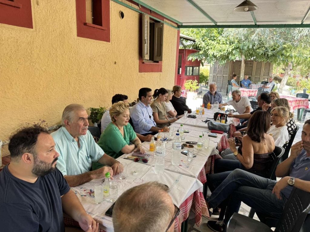 Μιχάλης Κατρίνης και στελέχη ΠΑΣΟΚ στα καμένα της Δυτικής Αιγιάλειας - ΦΩΤΟ