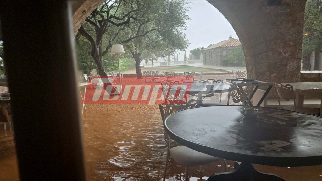Σφοδρό μπουρίνι «σάρωσε» τη Μάνη: Δρόμοι μετατράπηκαν σε ποτάμια- Πλημμύρισαν σπίτια, παρασύρθηκαν ΙΧ- To tempo24.news στα χωριά της περιοχής - ΦΩΤΟ - ΒΙΝΤΕΟ